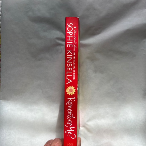 BARGAIN: FUN READING! 3 by S Kinsella + Shoe Addicts Anonymous by B Harbison - Picture 16 of 16